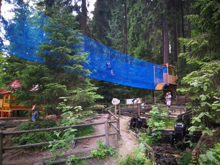Sem můdetsky-letni-a-lyzarsky-park-na-bile-v-beskydechžete přidat popisek